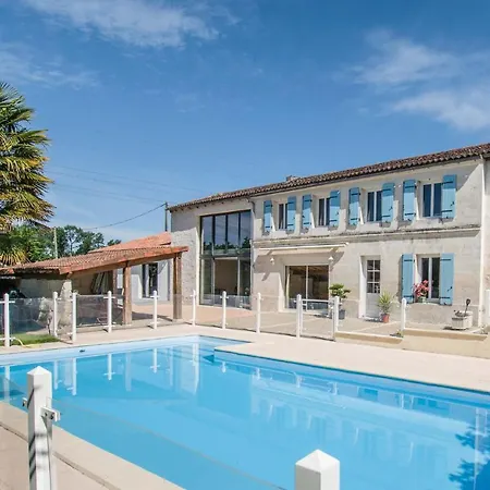 Les Cuves - Saintes 4* Chaniers