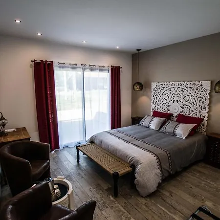 Les Cuves - Saintes Bed & Breakfast Chaniers