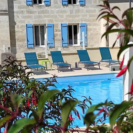 Frühstückspension Les Cuves - Saintes 4*