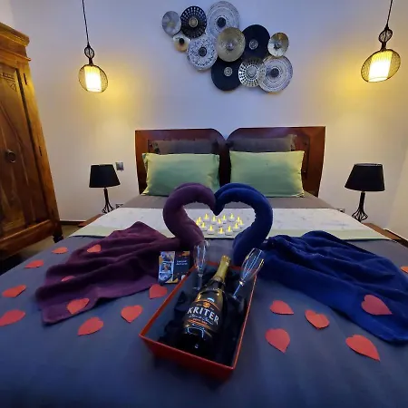 Les Cuves - Saintes Bed & Breakfast