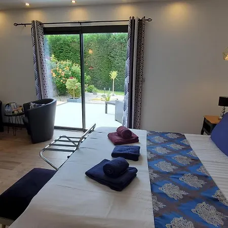 Les Cuves - Saintes Frühstückspension