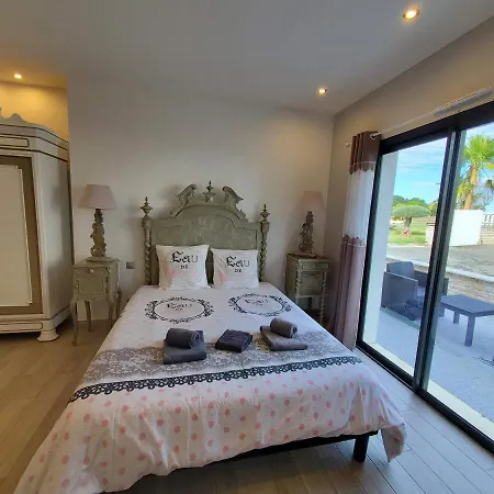 Les Cuves - Saintes Bed & Breakfast