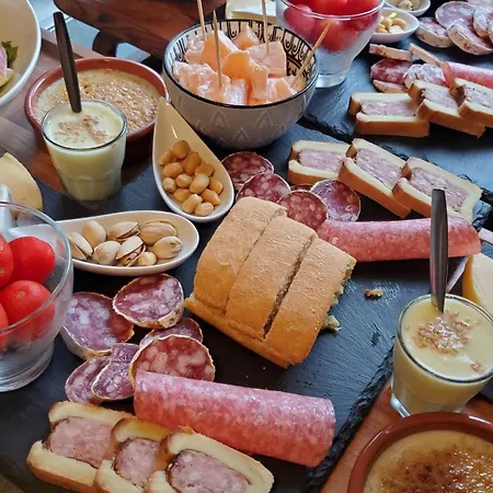 Les Cuves - Saintes Frühstückspension