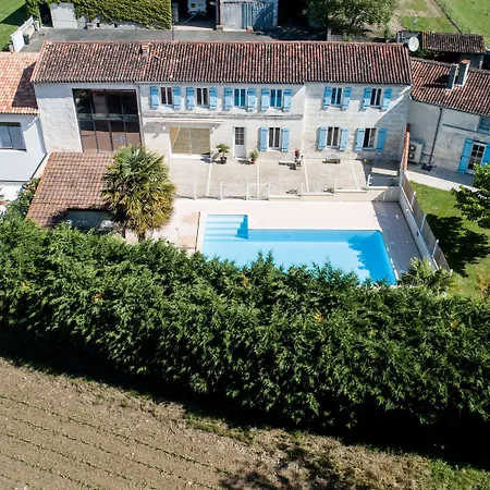 Bed & Breakfast Les Cuves - Saintes 4*