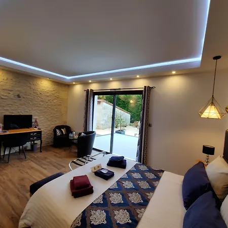 Les Cuves - Saintes 4* Chaniers