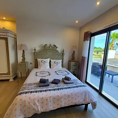 Nocleg ze śniadaniem Les Cuves - Saintes 4*