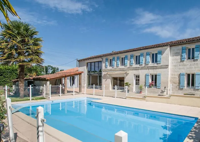 Les Cuves - Saintes 4* Chaniers