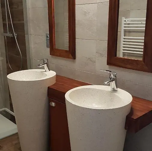 Les Cuves - Saintes 4* Chaniers