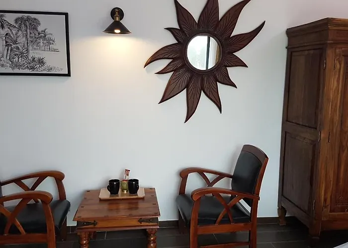 Les Cuves - Saintes Bed and breakfast 4*