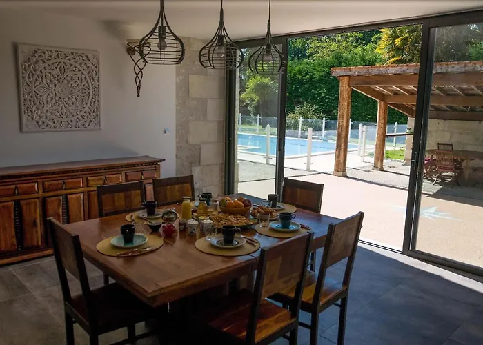 Les Cuves - Saintes Bed and breakfast