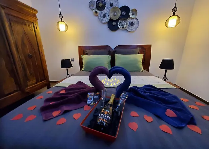 Les Cuves - Saintes Bed and breakfast