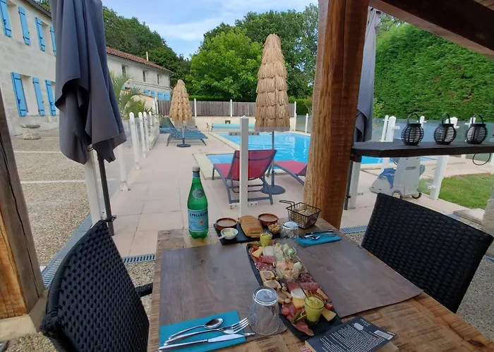 Les Cuves - Saintes 4* Chaniers