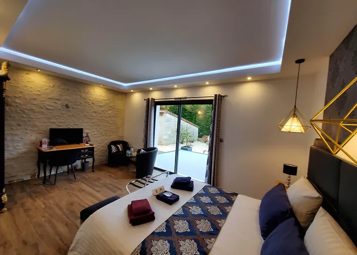 Les Cuves - Saintes 4* Chaniers